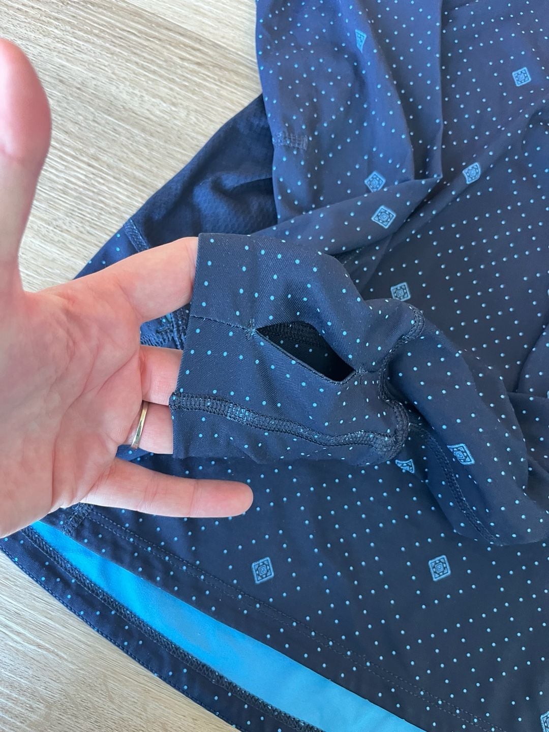 Patagonia,Capilene Thermal Weight Hoody, Blue, Geometric Print, Thumbholes, S 7