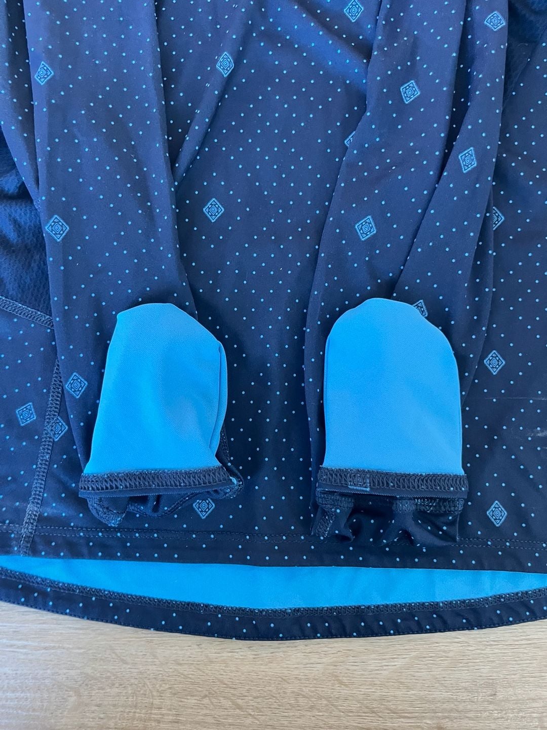 Patagonia,Capilene Thermal Weight Hoody, Blue, Geometric Print, Thumbholes, S 8