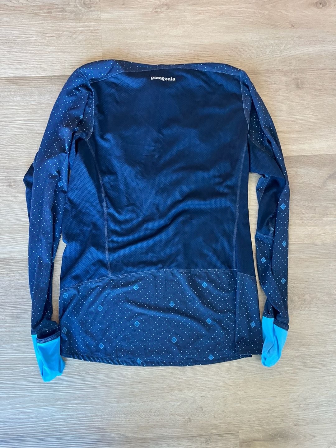 Patagonia,Capilene Thermal Weight Hoody, Blue, Geometric Print, Thumbholes, S 10