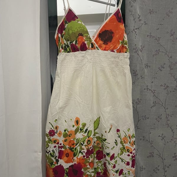 She's Cool Floral Sundress Size L White Smocked Cotton