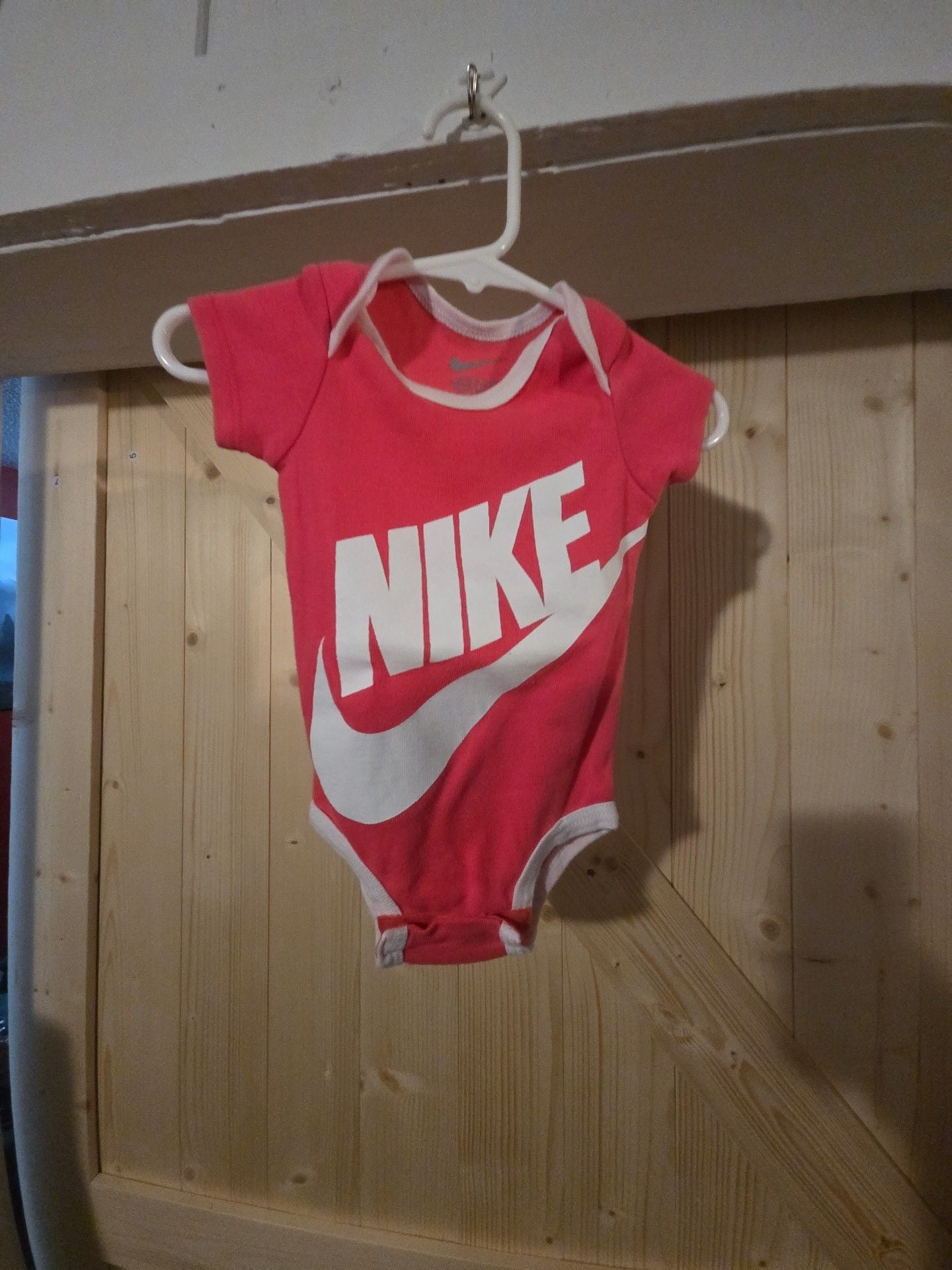 Nike Bodysuit Size 0/6M Pink 2