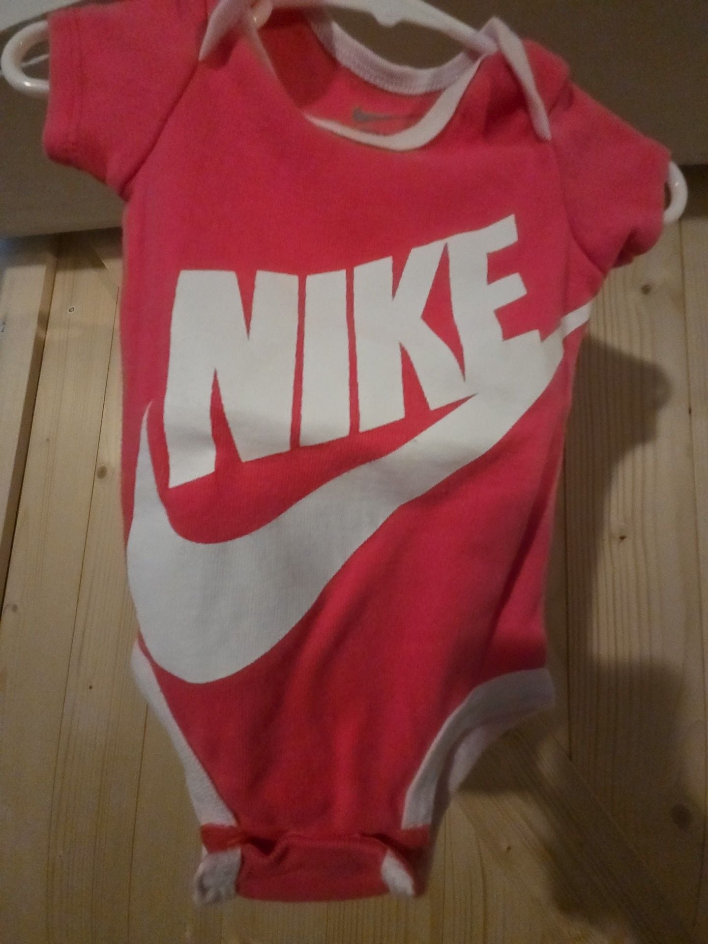 Nike Bodysuit Size 0/6M Pink 3