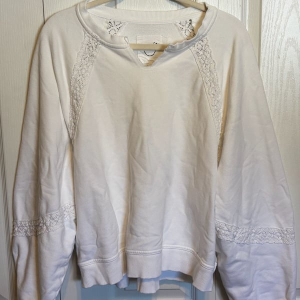Aerie Sweatshirt Size Large White Crochet Detail Pullover Top
