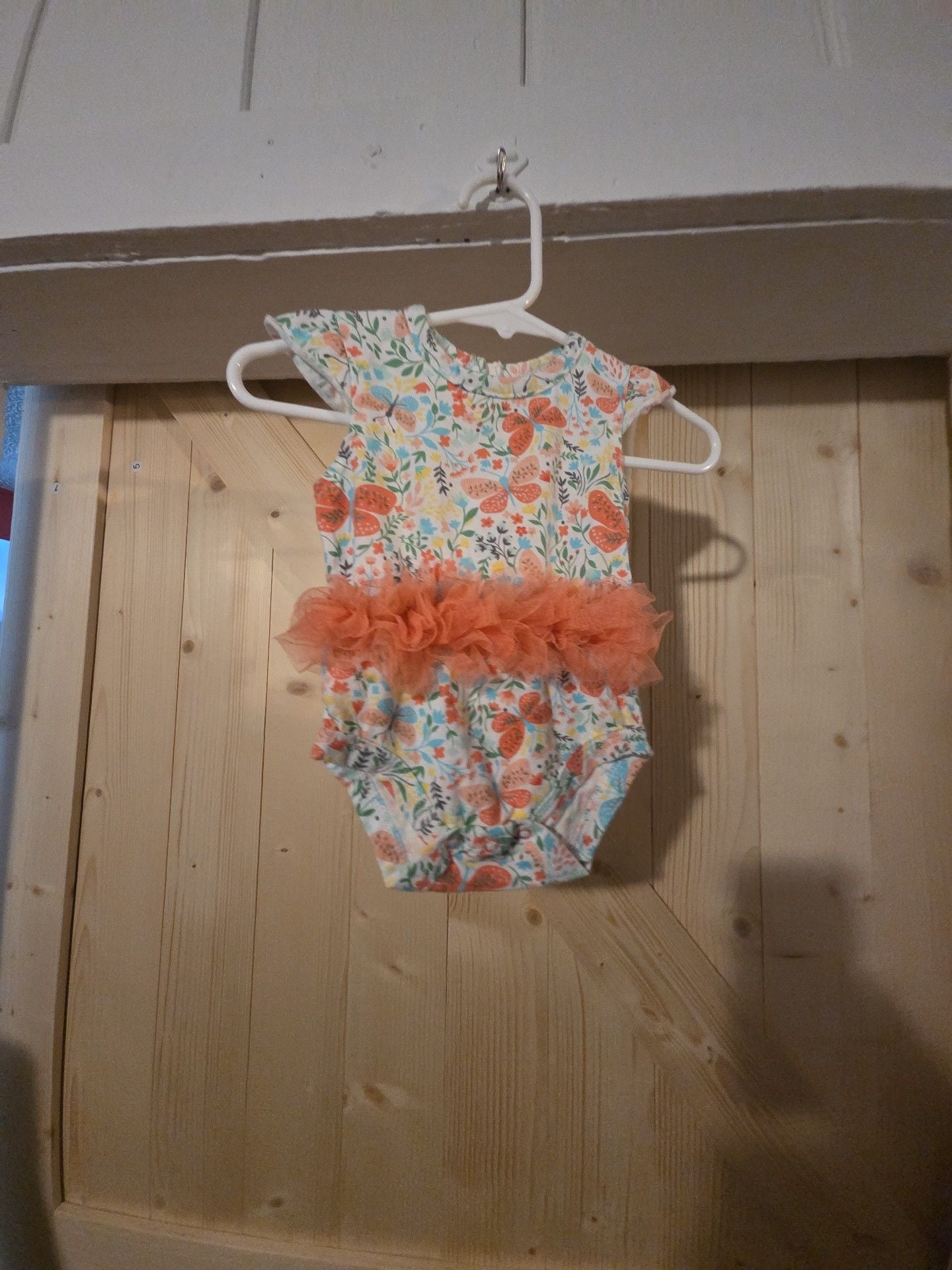 Baby Essentials Bodysuit Size 6M Floral 2