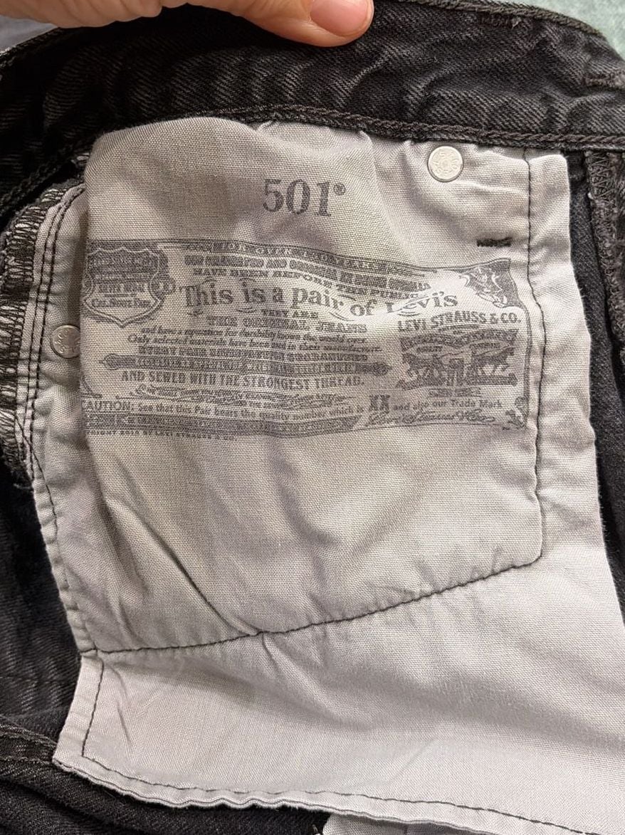 Levi's 501 Black Denim Jeans size 28/26 5