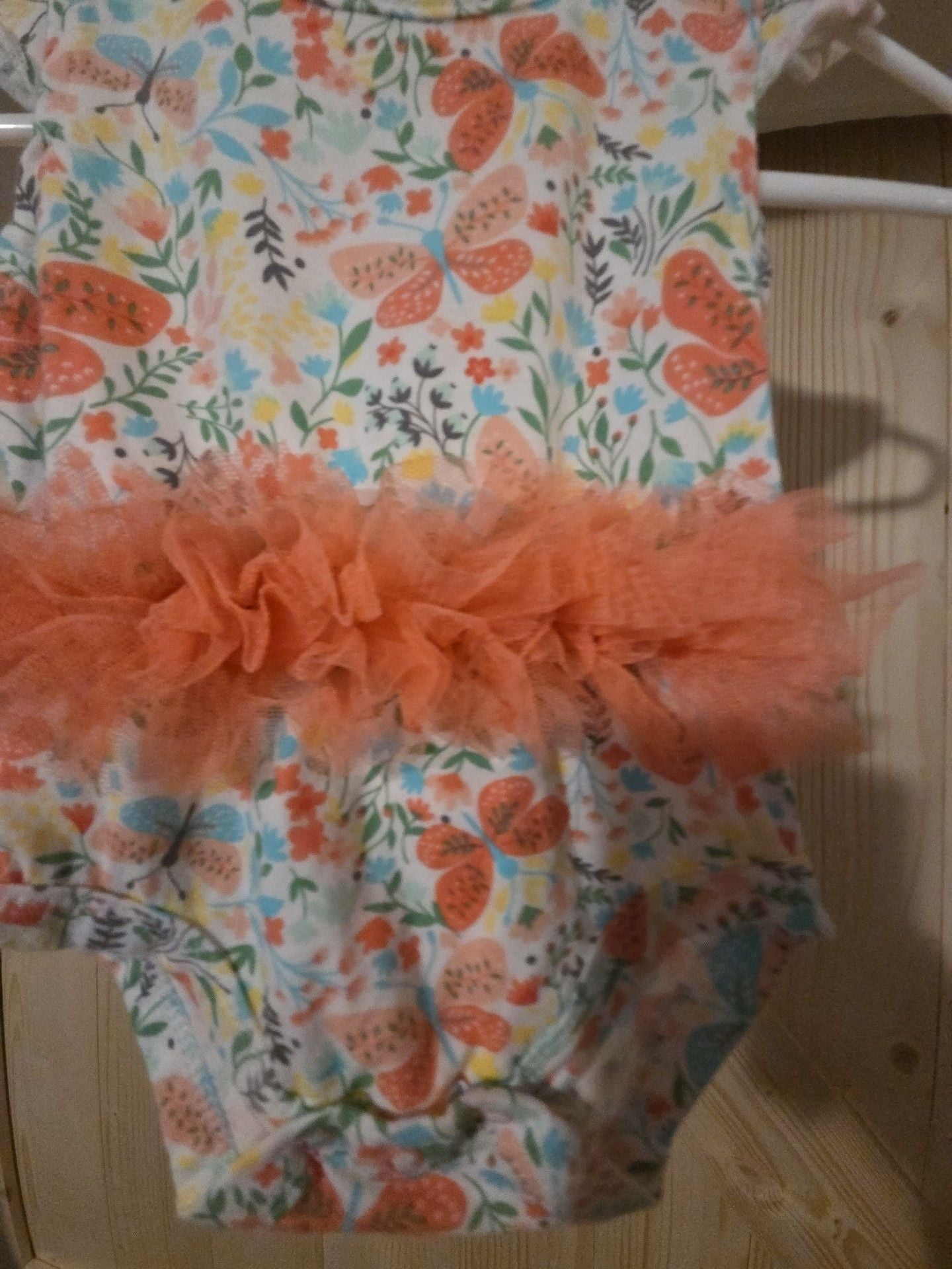 Baby Essentials Bodysuit Size 6M Floral 4