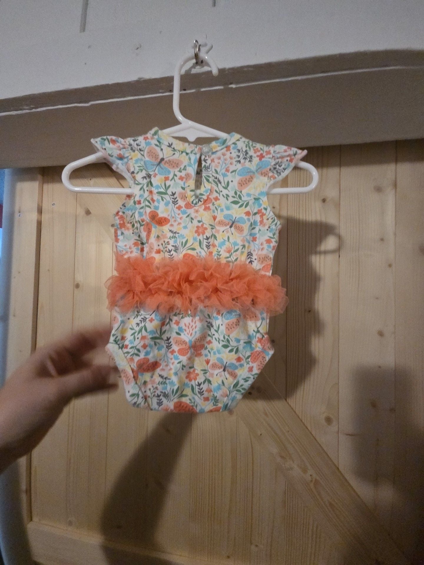 Baby Essentials Bodysuit Size 6M Floral 6