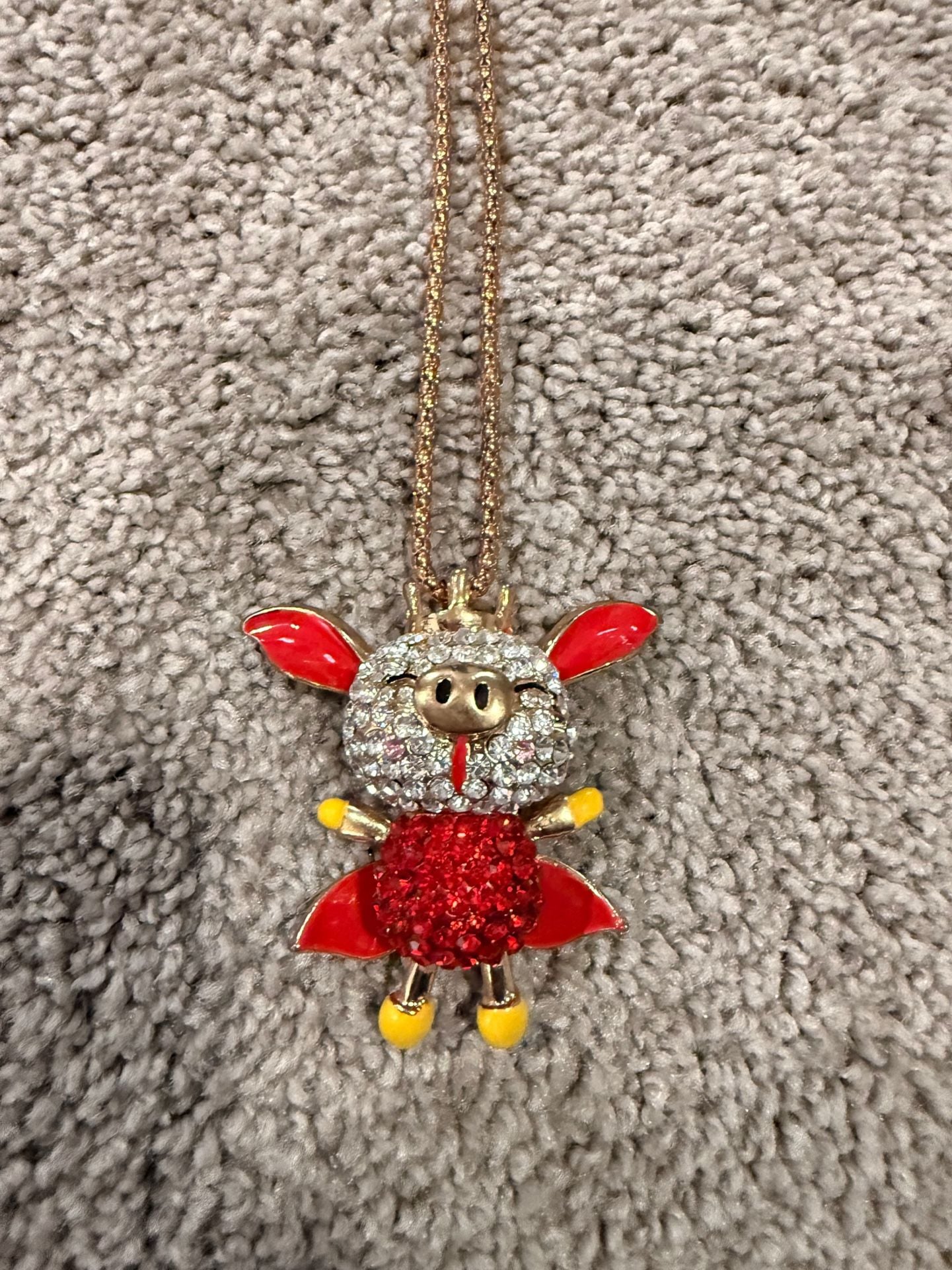 Betsey Johnson Flying Pig Rhinestone Pendant Necklace Goldtone 3