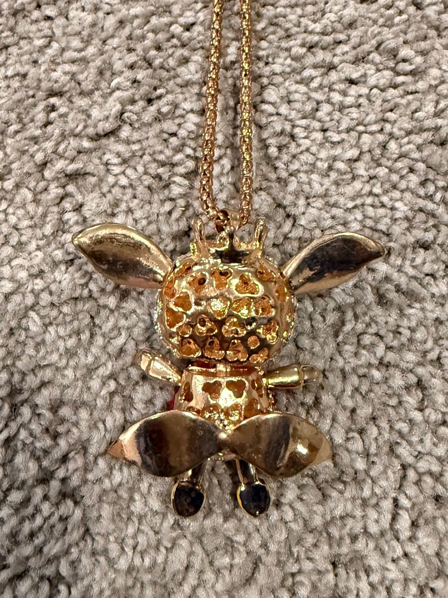 Betsey Johnson Flying Pig Rhinestone Pendant Necklace Goldtone 5