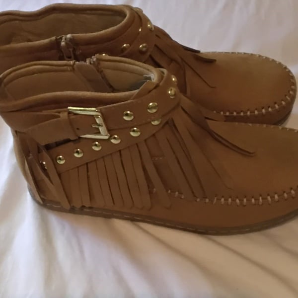 Soda Dahlia Fringe Wedge Ankle Booties Tan Faux Suede