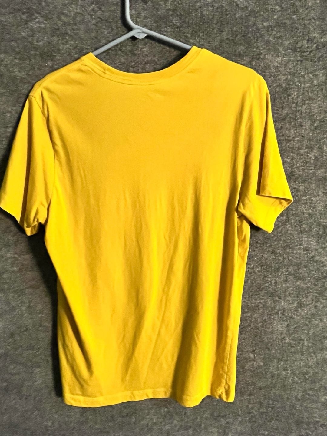 Nike Sportswear Graphic T-Shirt Size M Yellow Sci-Fi Art 003-160 3