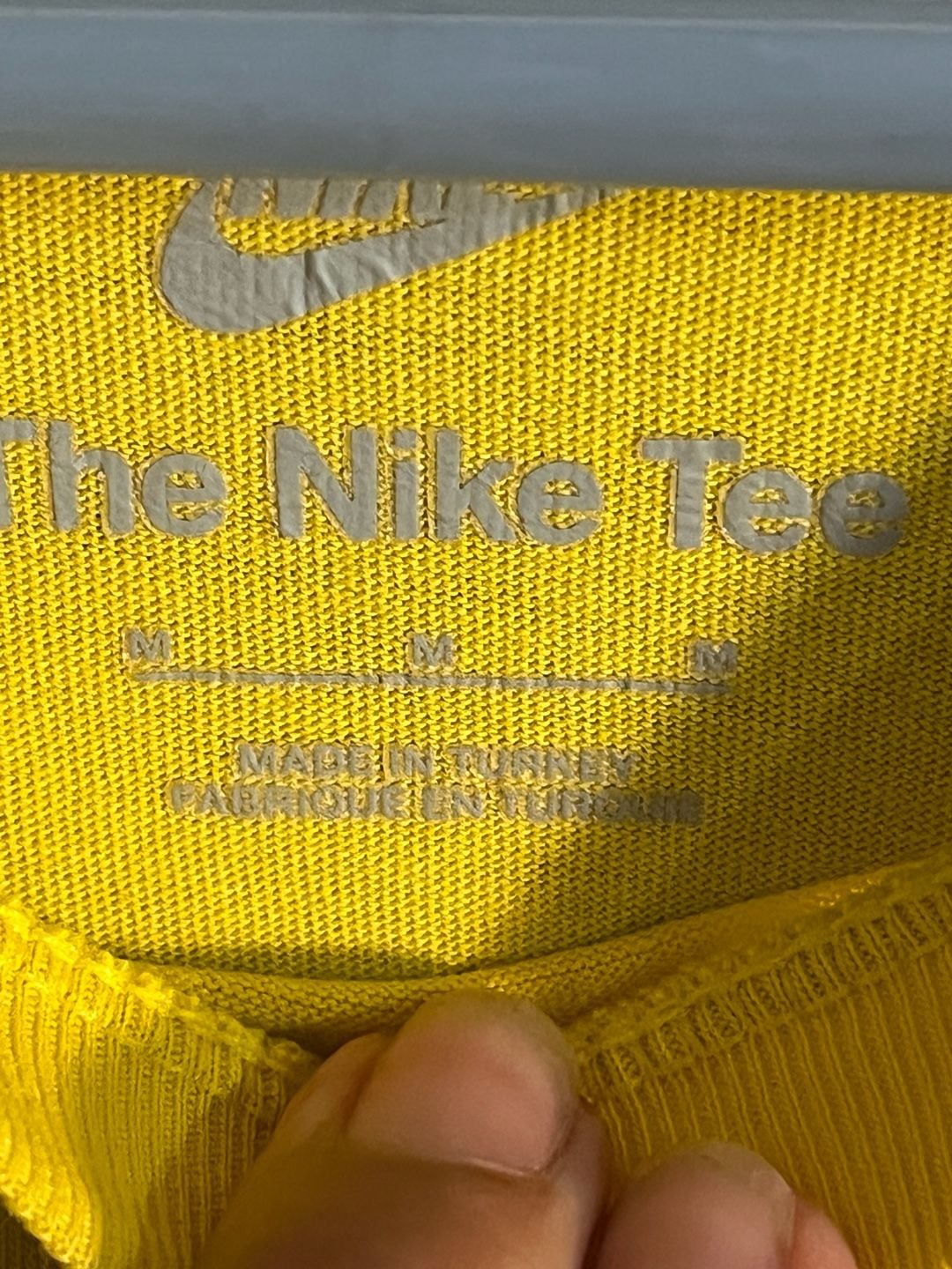 Nike Sportswear Graphic T-Shirt Size M Yellow Sci-Fi Art 003-160 4
