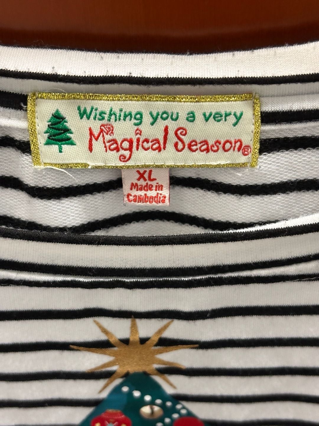 Wishing You A Very Magical Season Christmas Tree Shirt Size XL Black White 3
