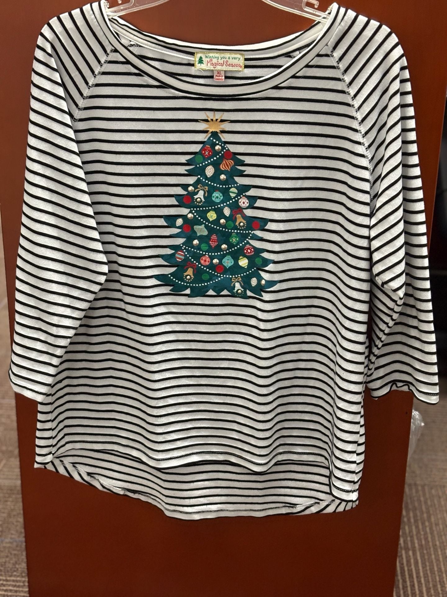 Wishing You A Very Magical Season Christmas Tree Shirt Size XL Black White 2