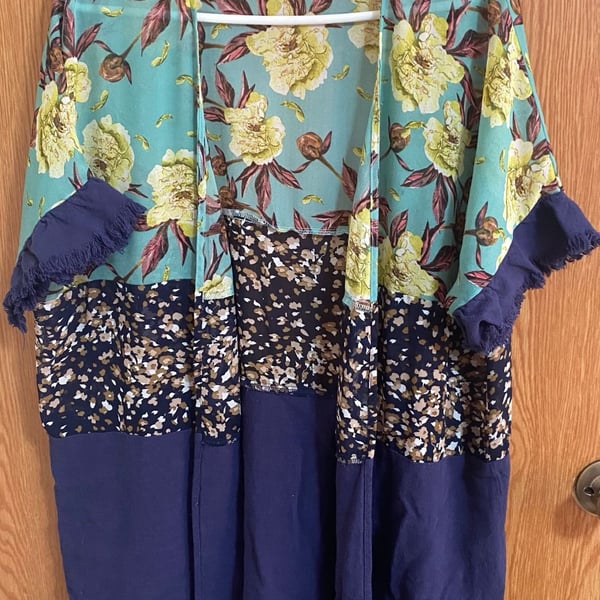 Umgee Floral Kimono Size S/M Blue Patchwork Ruffle Hem Boho Top