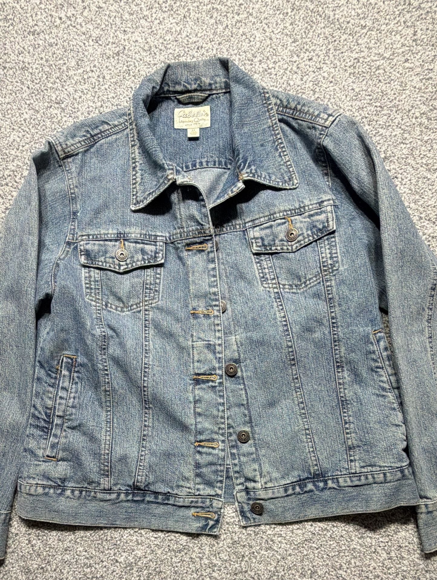 Women’s Cabella denim jean jacket size medium 100% cotton, button down 2