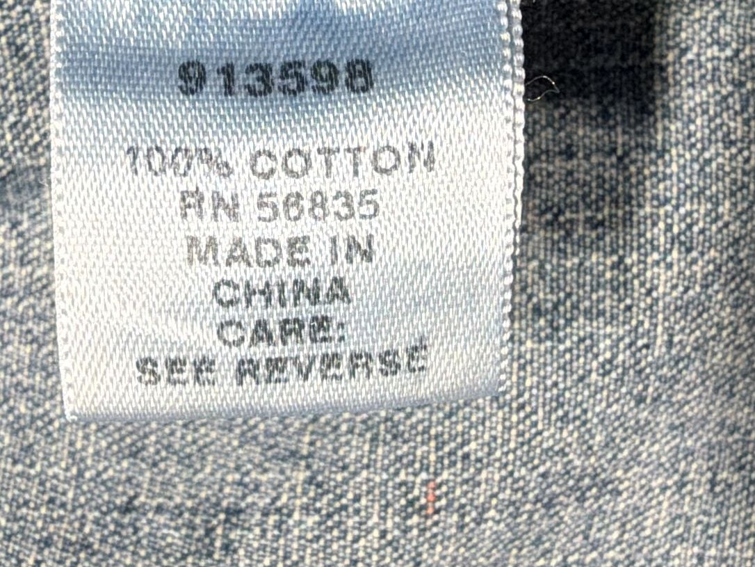 Women’s Cabella denim jean jacket size medium 100% cotton, button down 4