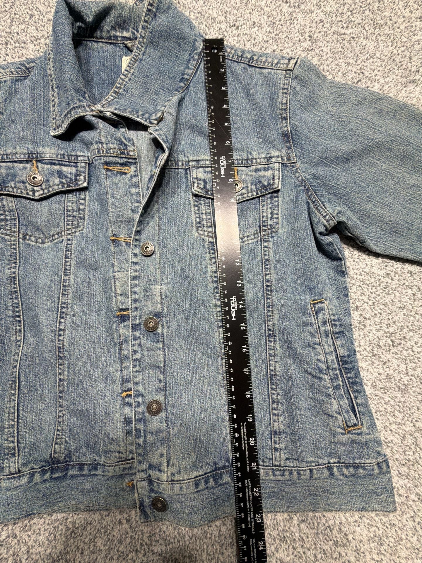 Women’s Cabella denim jean jacket size medium 100% cotton, button down 5