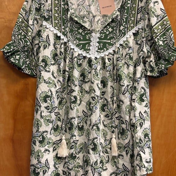 BloomChic Green Floral Boho Blouse Size US 14-16 Tassels Lace Trim