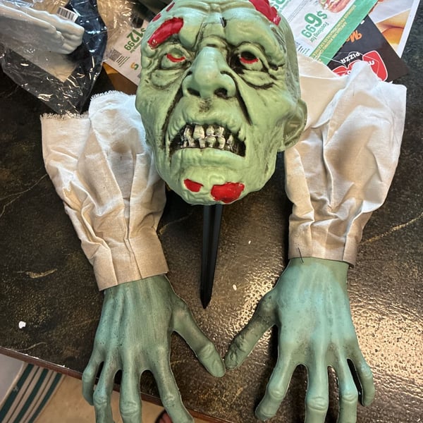 Halloween Realistic Zombie Face And Arms Lawn Stakes