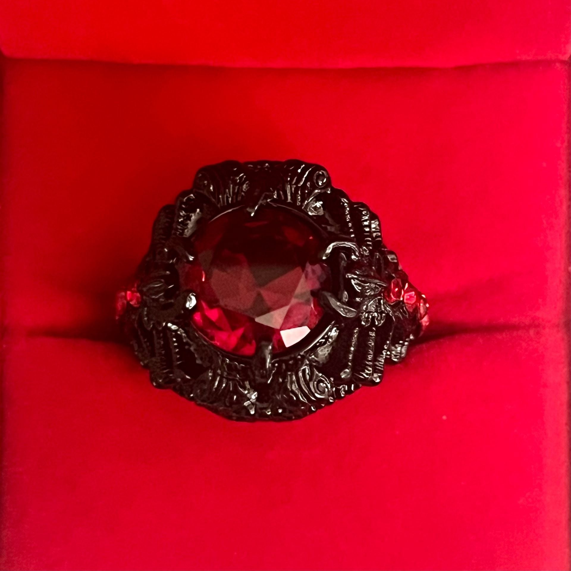 Gothic Black Metal Red Crystal Centipede Statement Ring Size 9-Unisex 1