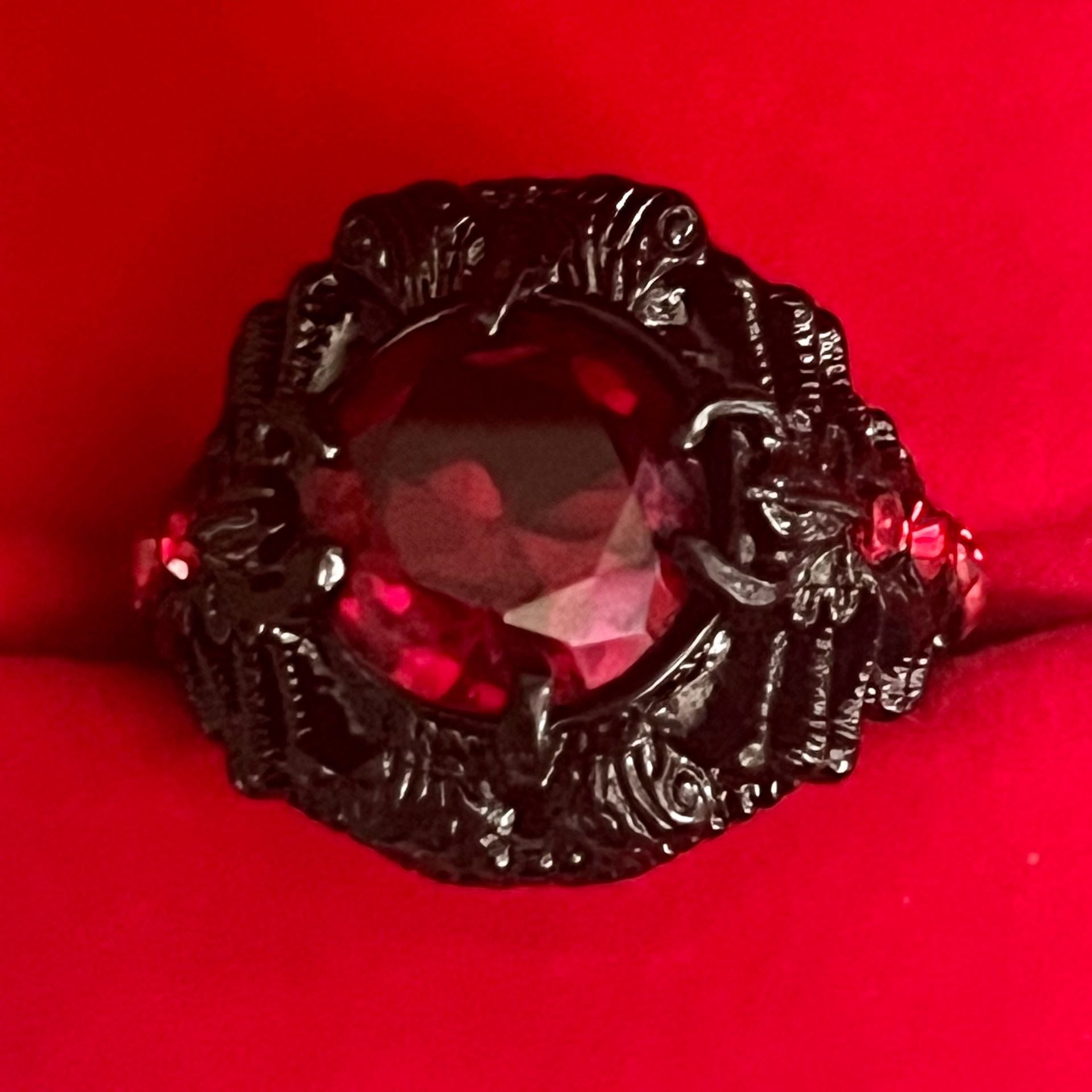 Gothic Black Metal Red Crystal Centipede Statement Ring Size 9-Unisex 2
