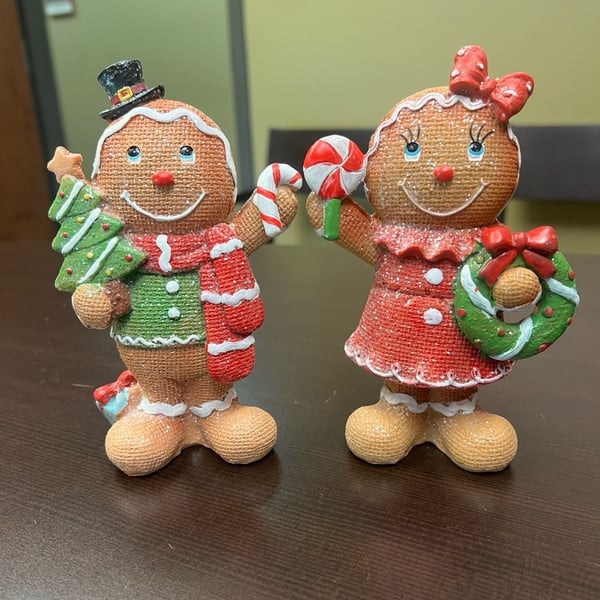 Christmas Gingerbread Couple Resin Figurines Set of 2