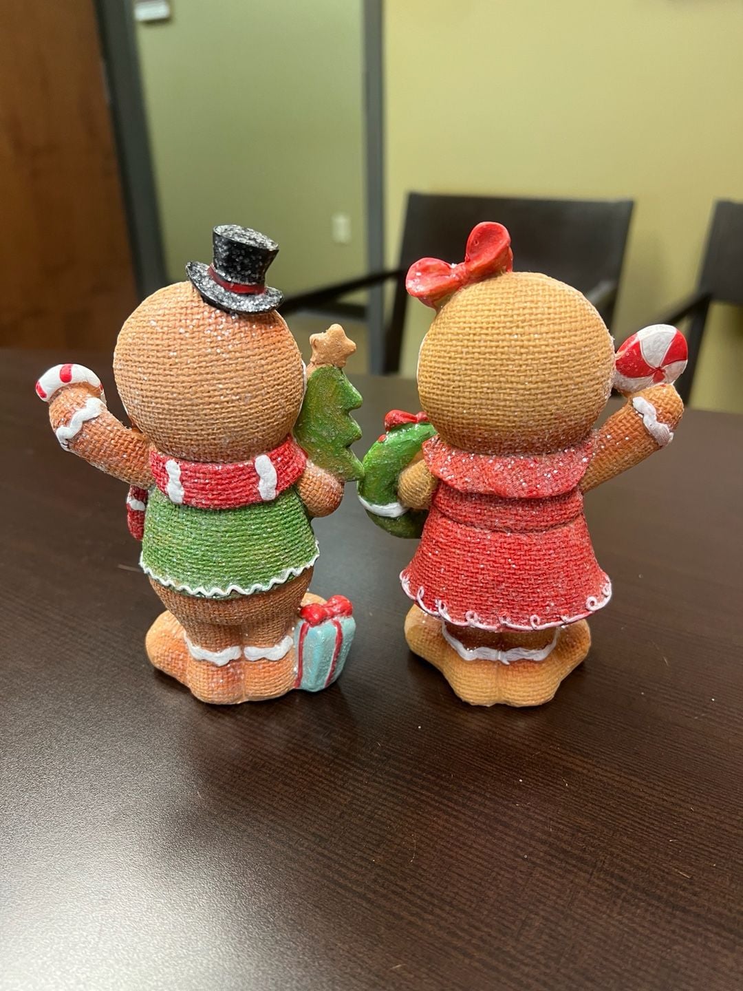 Christmas Gingerbread Couple Resin Figurines Set of 2 5