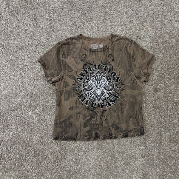 Early 2000s Womens Baby Tee Affliction Ayala Camo Crop T-Shirt X-Large Brown Live Fast Graphic Tee