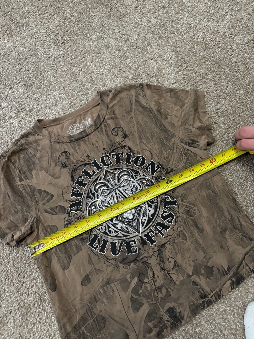 Early 2000s Womens Baby Tee Affliction Ayala Camo Crop T-Shirt X-Large Brown Live Fast Graphic Tee 6