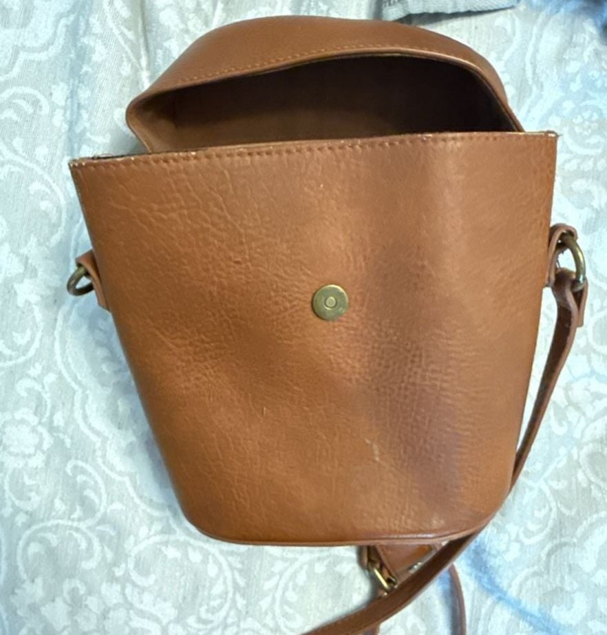 Universal Thread Brown Crossbody Handbag 3