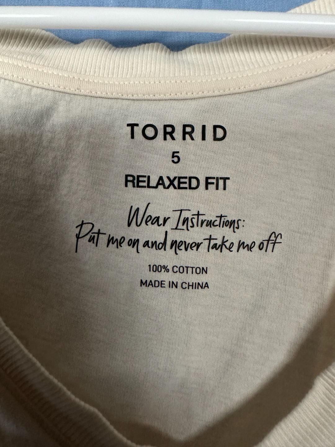 Torrid Desert Motel Relaxed Fit Tee Size 5 (5X) Beige Cotton V-Neck 3