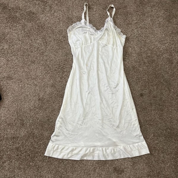 1980s Vintage ILGWU Slip Dress Size 32 White Nylon Lace Trim Nightgown Lingerie