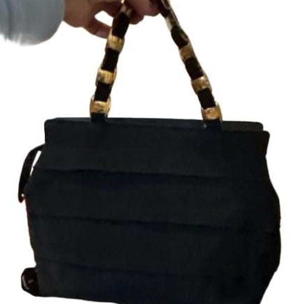 Salvatore Ferragamo Vara Chain-Linked Embellished Shoulder Bag Black