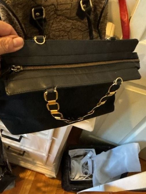Salvatore Ferragamo Vara Chain-Linked Embellished Shoulder Bag Black 5