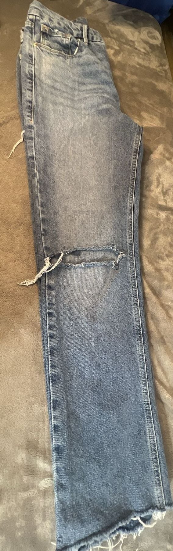 Good American Jeans Size 6 / 28 Blue Distressed High Rise Denim 10