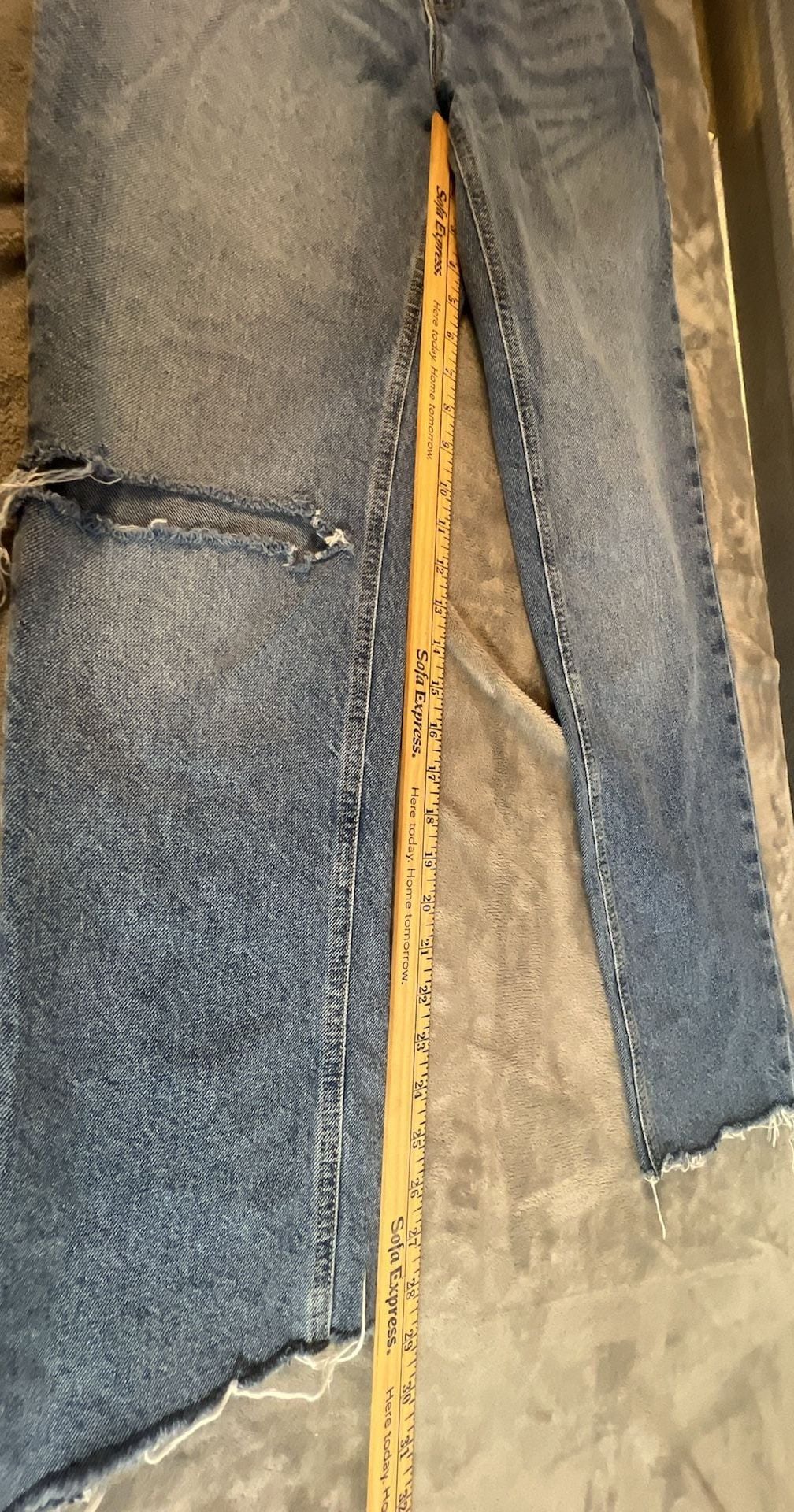 Good American Jeans Size 6 / 28 Blue Distressed High Rise Denim 7