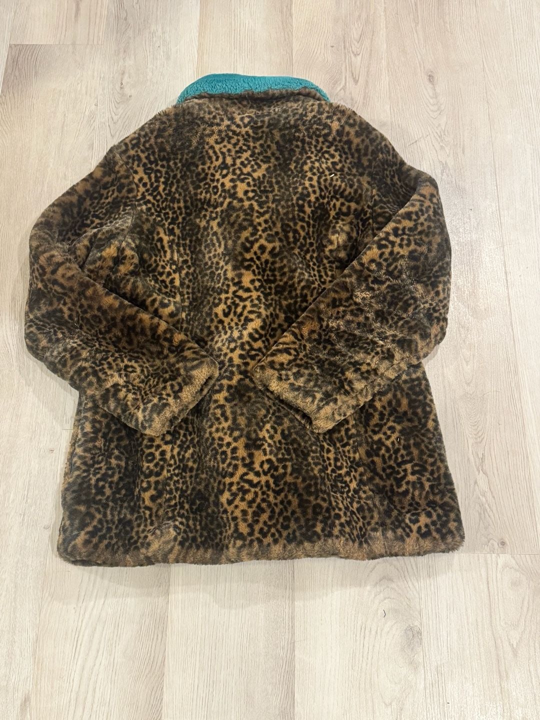 Blanc Noir Faux Fur Leopard Coat Size XL Teal Collar 7