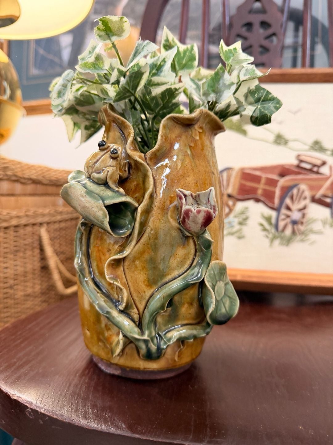 VTG Majolica Style Frog Vase 3D Art Pottery Lily Pad Lotus Flower Ruffled Rim
9