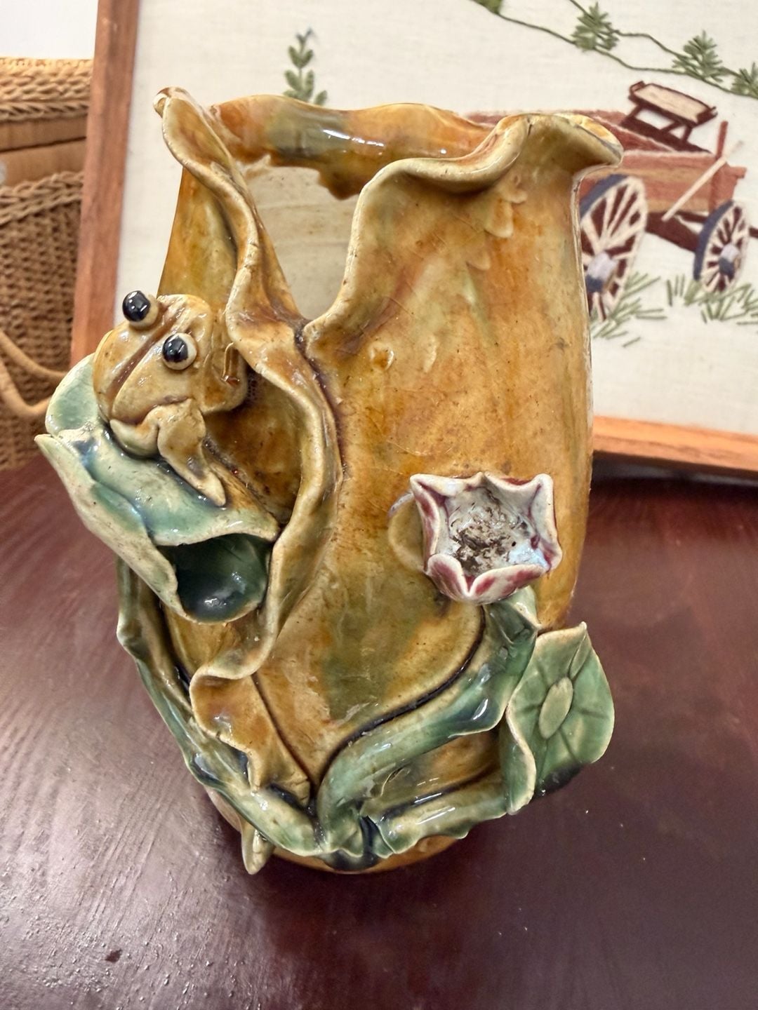 VTG Majolica Style Frog Vase 3D Art Pottery Lily Pad Lotus Flower Ruffled Rim
11