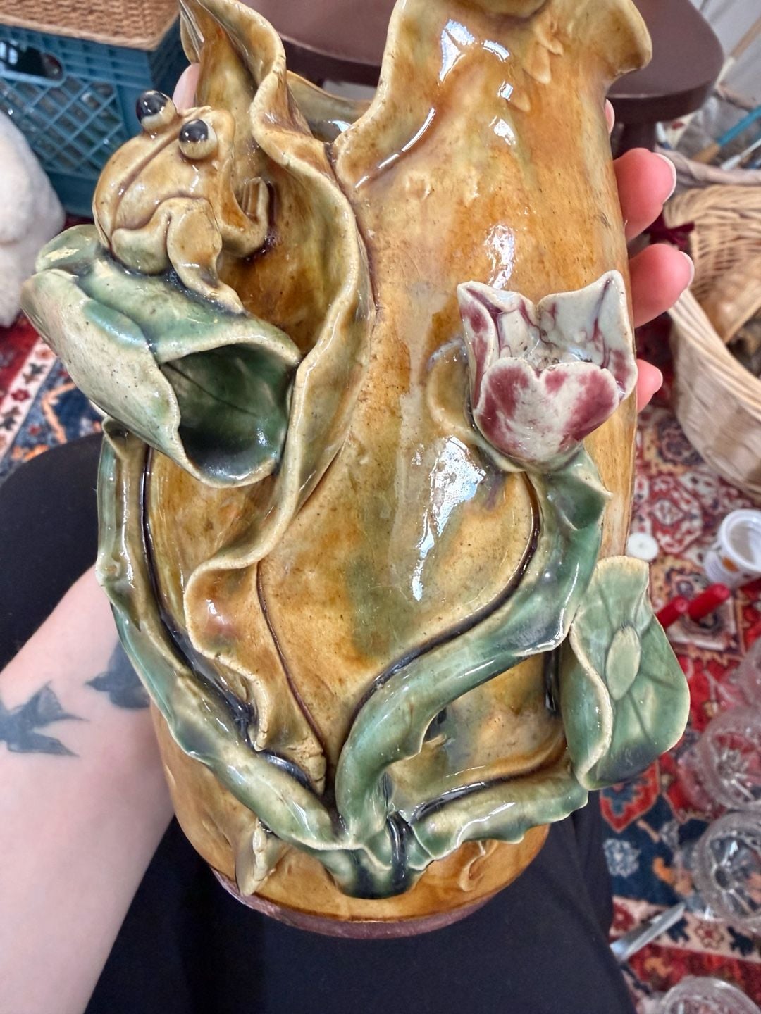 VTG Majolica Style Frog Vase 3D Art Pottery Lily Pad Lotus Flower Ruffled Rim
13