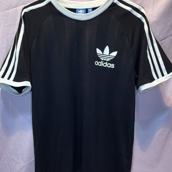 Adidas Originals 3 Stripes Pinstripe T-Shirt Size M