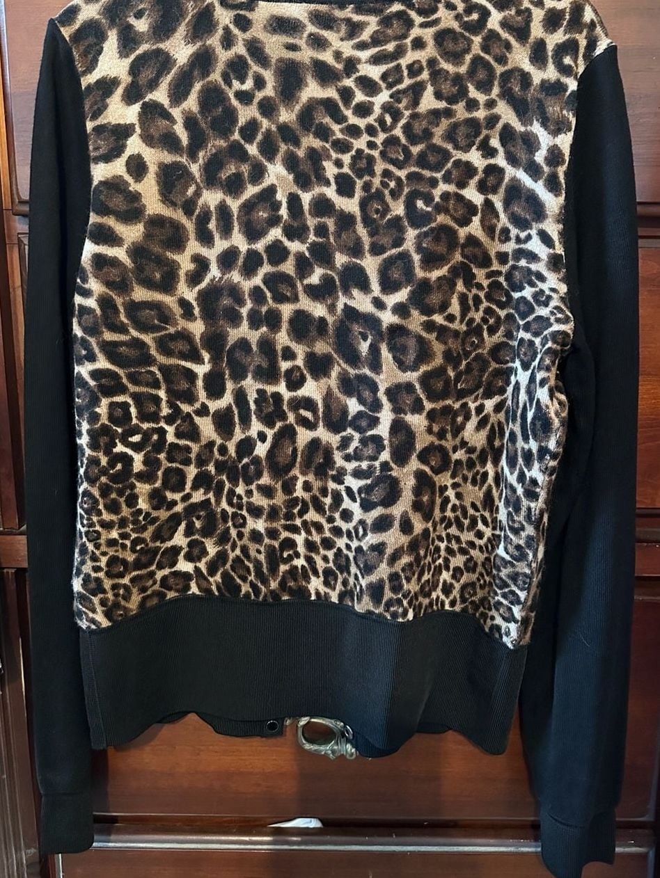 White House Black Market Cardigan Size S Leopard print 3