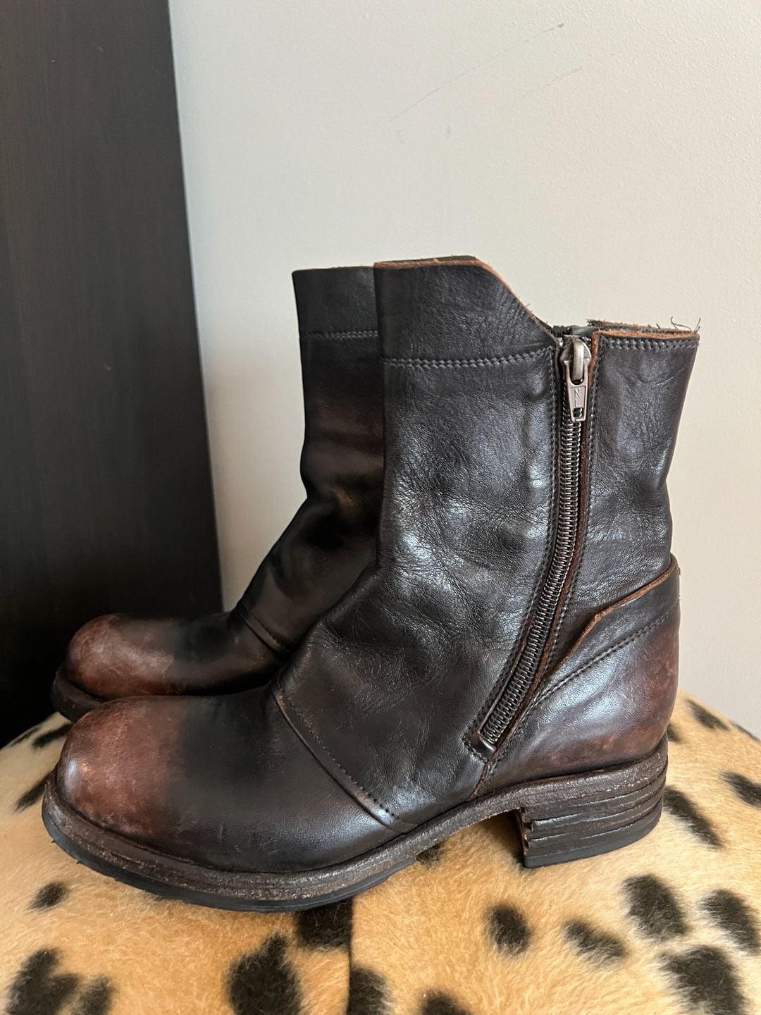 Shoto Leather Zip Boots Size 35 Distressed Black Brown Ankle Boots 6