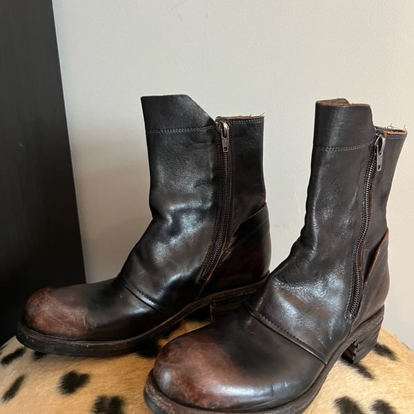 Shoto Leather Zip Boots Size 35 Distressed Black Brown Ankle Boots