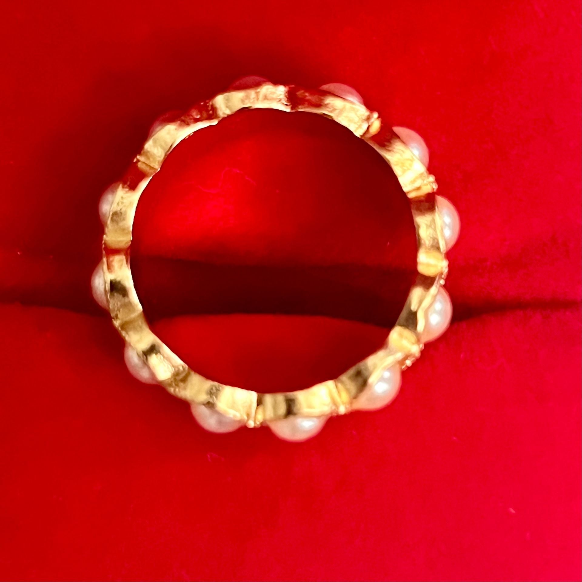 Vintage Gold Tone Pearl Accents Eternity Band Ring Size 6 4