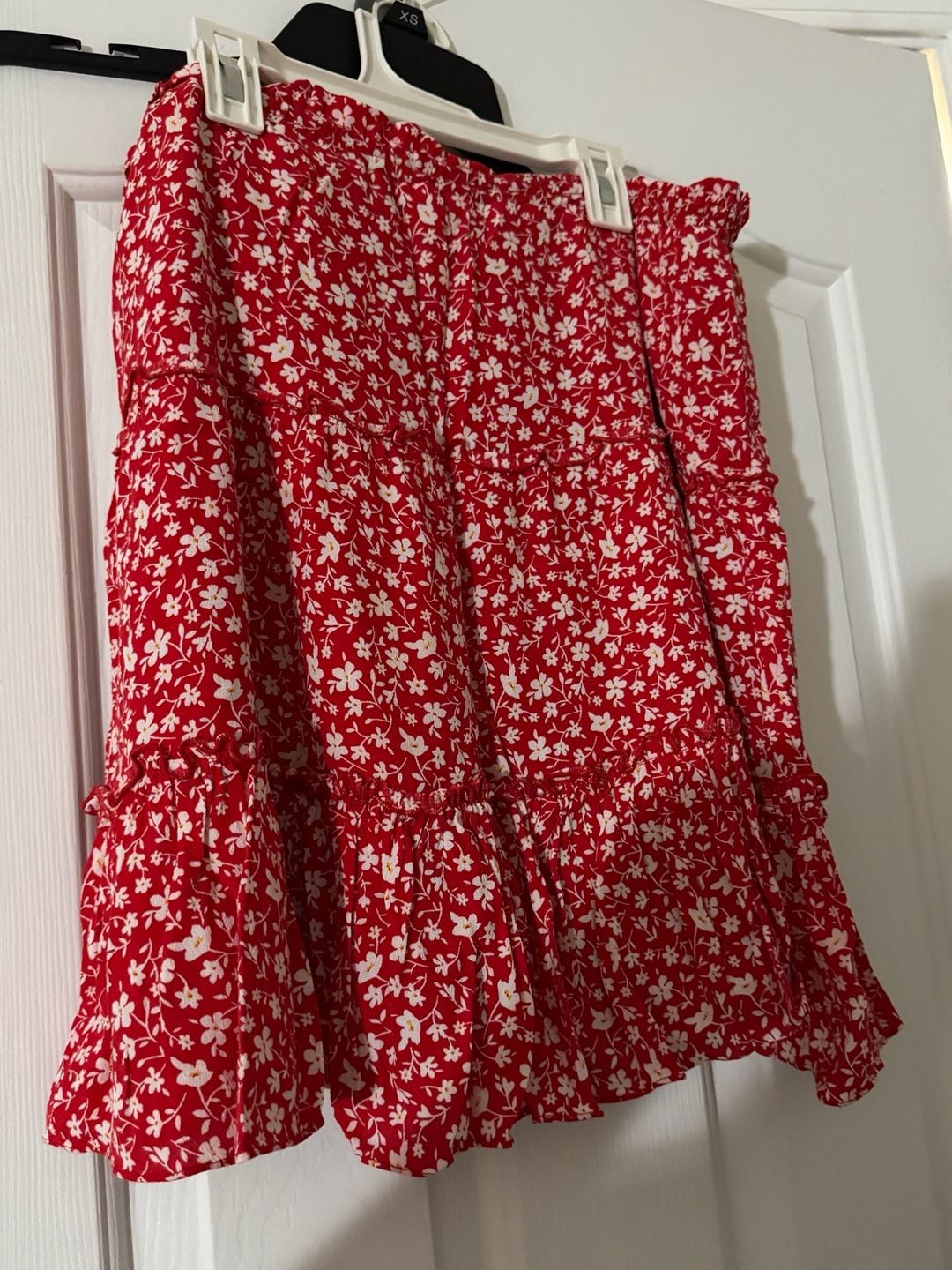 Skies Are Blue Floral Tiered Skirt Size M Red White Ruffle 2