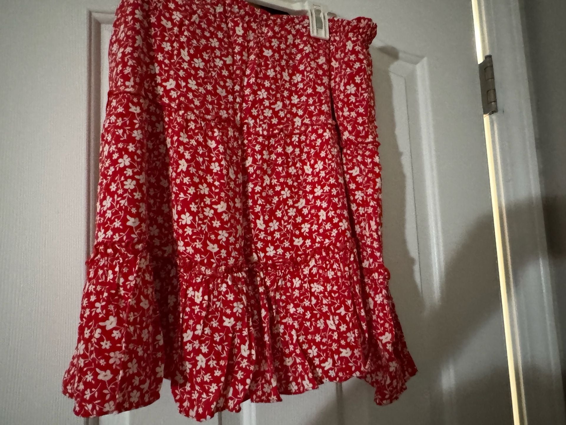 Skies Are Blue Floral Tiered Skirt Size M Red White Ruffle 3