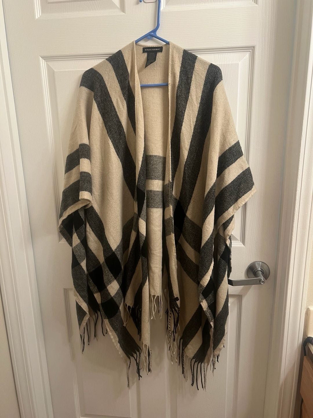 Banana Republic Plaid Wrap Poncho One Size Beige Black NLM0304S Boho 2