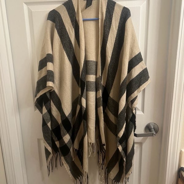 Banana Republic Plaid Wrap Poncho One Size Beige Black NLM0304S Boho